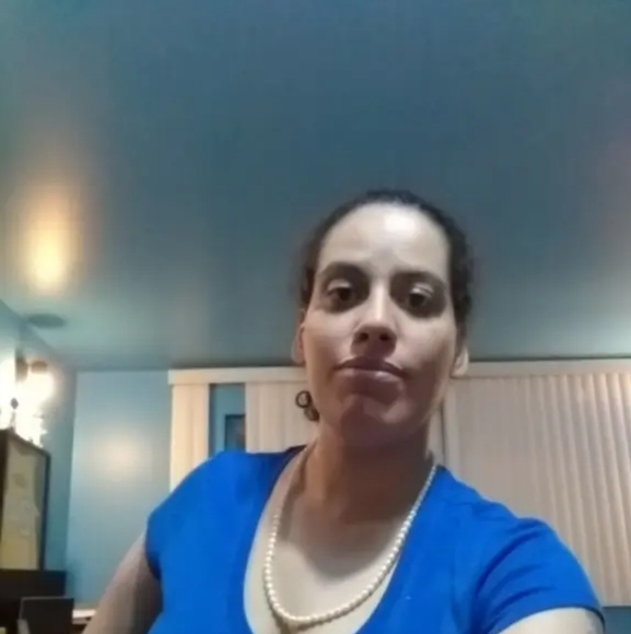 Meet your Posher, Jaclyn - Picture 1 of 2